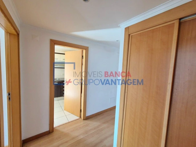 Apartamento T2 para Venda em Rio de Mouro Foto 9
