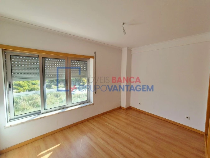 Apartamento T2 para Venda em Rio de Mouro Foto 13
