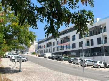 Loja para Venda em Santo Antão e São Julião do Tojal