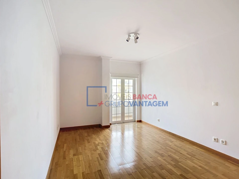 Apartamento T4 para Venda em Santa Maria e São Miguel, São Martinho, São Pedro Penaferrim Foto 12