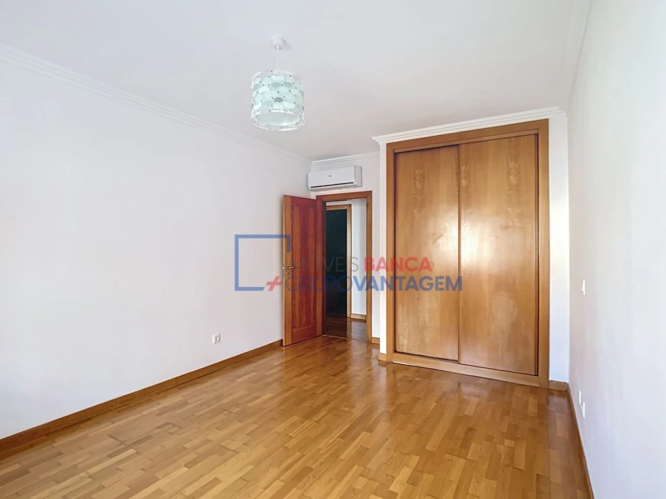 Apartamento T4 para Venda em Santa Maria e São Miguel, São Martinho, São Pedro Penaferrim Foto 17