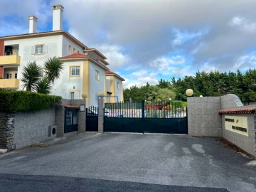 Apartamento T4 para Venda em Santa Maria e São Miguel, São Martinho, São Pedro Penaferrim