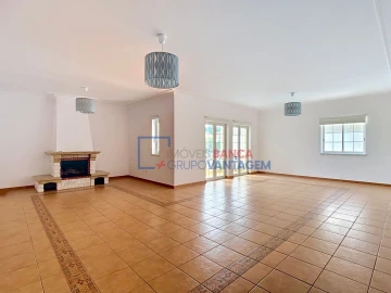 Apartamento T4 para Venda em Santa Maria e São Miguel, São Martinho, São Pedro Penaferrim