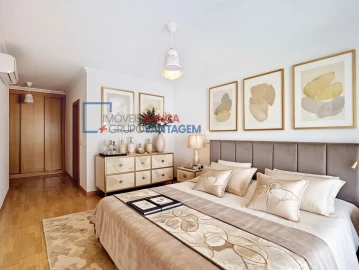Apartamento T4 para Venda em Santa Maria e São Miguel, São Martinho, São Pedro Penaferrim