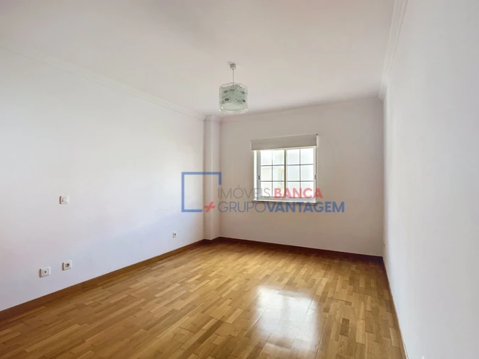 Apartamento T4 para Venda em Santa Maria e São Miguel, São Martinho, São Pedro Penaferrim Foto 16