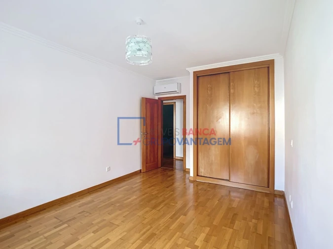 Apartamento T4 para Venda em Santa Maria e São Miguel, São Martinho, São Pedro Penaferrim Foto 17