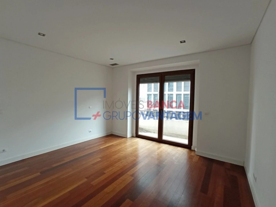Apartamento T4 para Venda em Avenidas Novas Foto 9