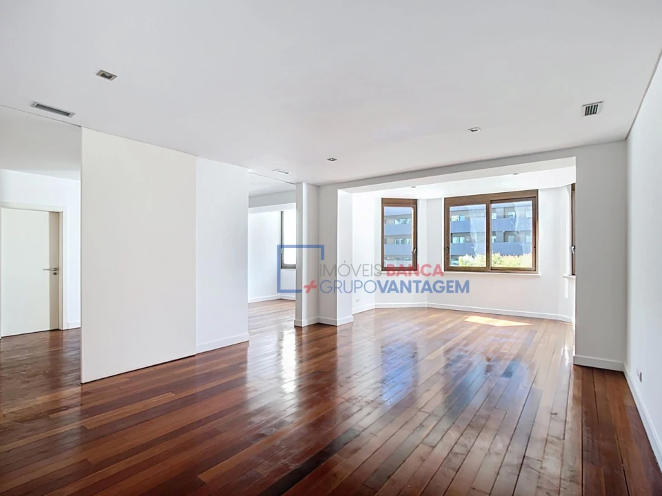 Apartamento T4 para Venda em Avenidas Novas Foto 15