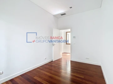 Apartamento T4 para Venda em Avenidas Novas