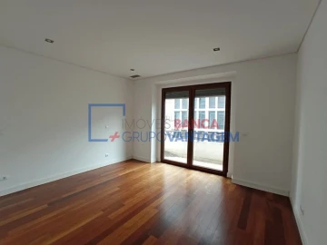 Apartamento T4 para Venda em Avenidas Novas