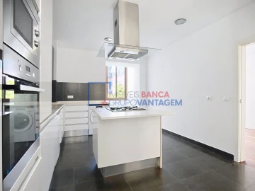 Apartamento T4 para Venda em Avenidas Novas