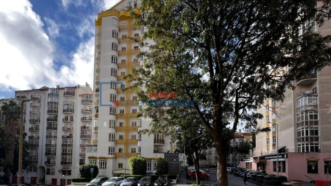 Apartamento T3 para Venda em Algueirão-Mem Martins
