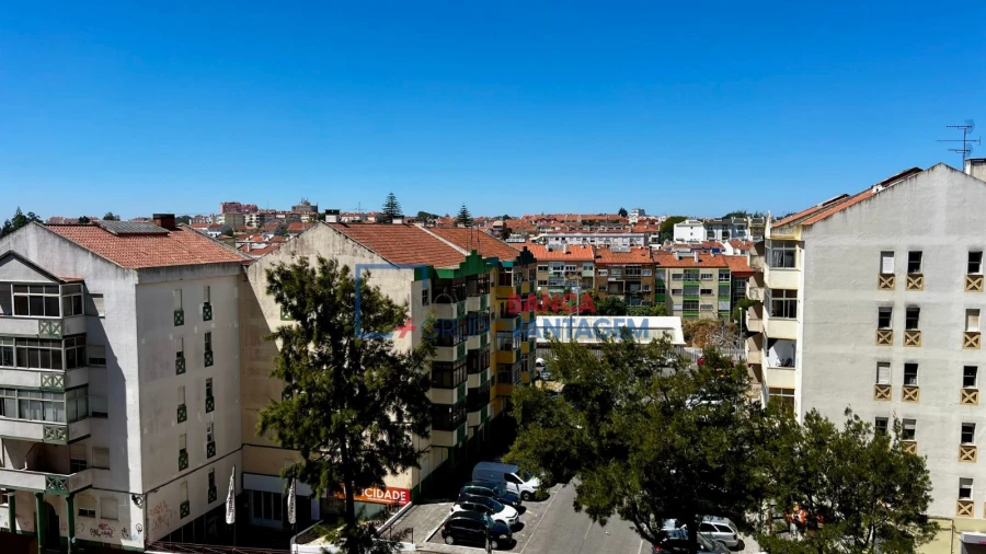 Apartamento T3 para Venda em Algueirão-Mem Martins Foto 24