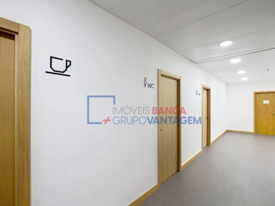 Escritório para Arrendamento em São Domingos de Benfica Foto 16