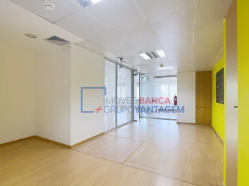 Escritório para Arrendamento em São Domingos de Benfica