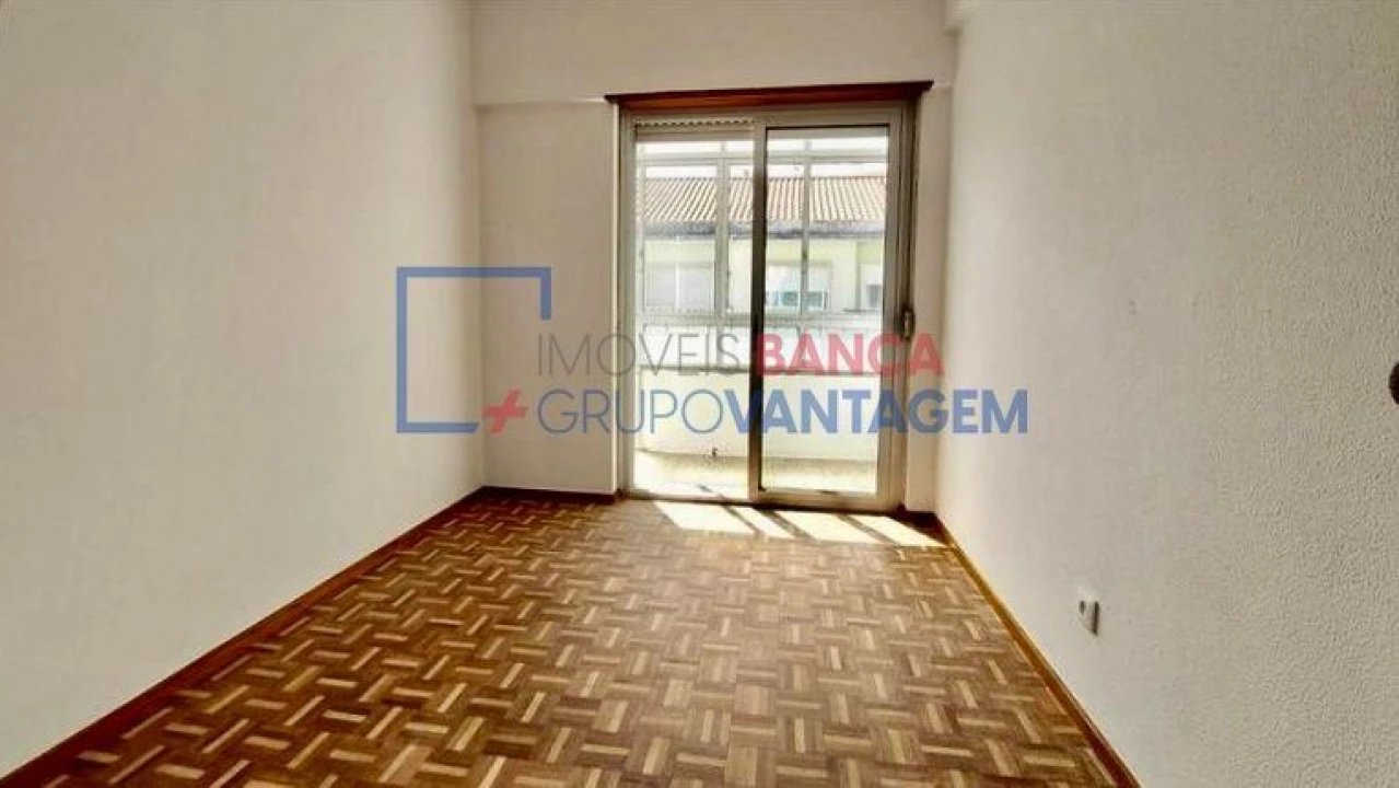 Apartamento T3 para Venda em Algueirão-Mem Martins Foto 4