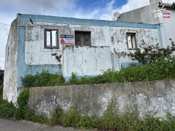 Moradia T3 para Venda em Nossa Senhora das Misericordias