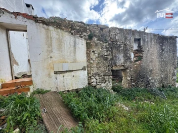 Moradia T3 para Venda em Nossa Senhora das Misericordias