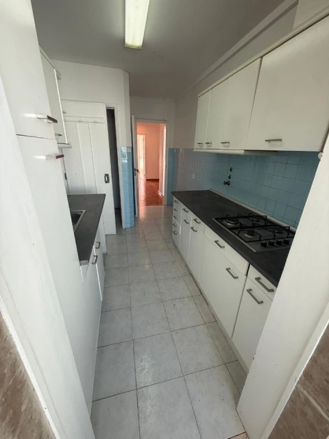 Apartamento T4 para Arrendamento em Faro (Sé e São Pedro)