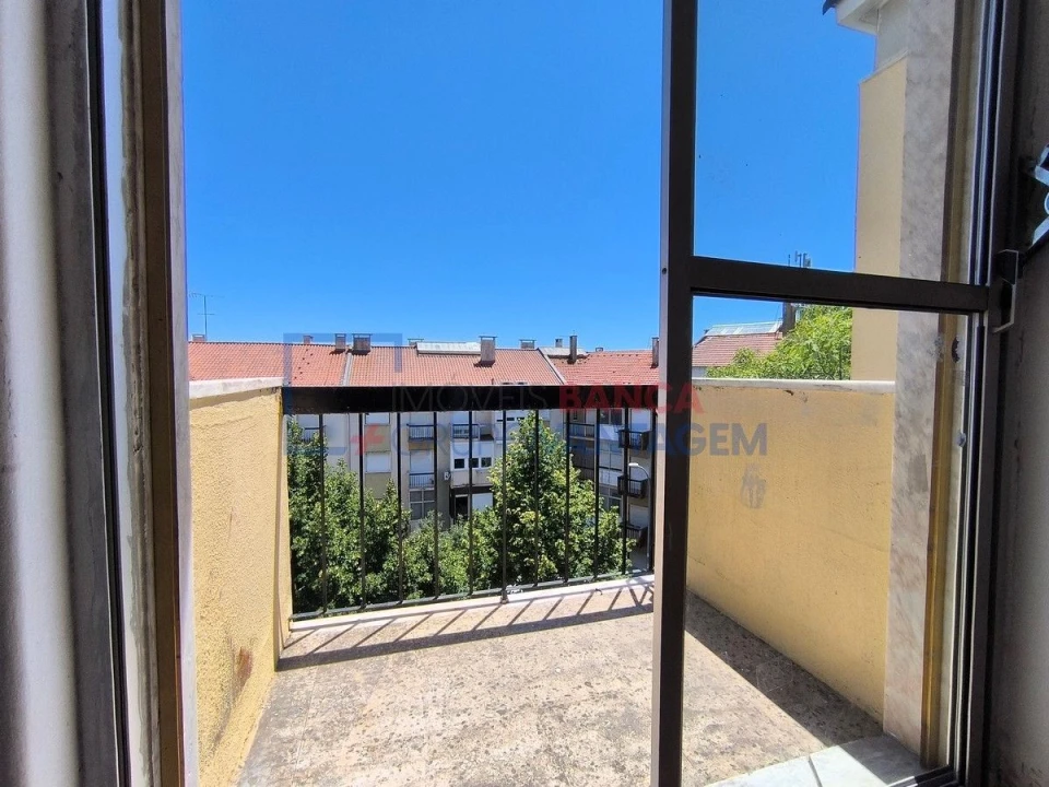 Apartamento T2 para Venda em Carnaxide e Queijas Foto 5