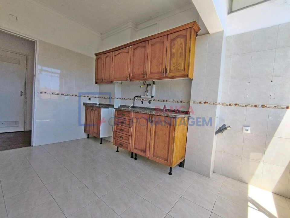 Apartamento T2 para Venda em Carnaxide e Queijas Foto 14
