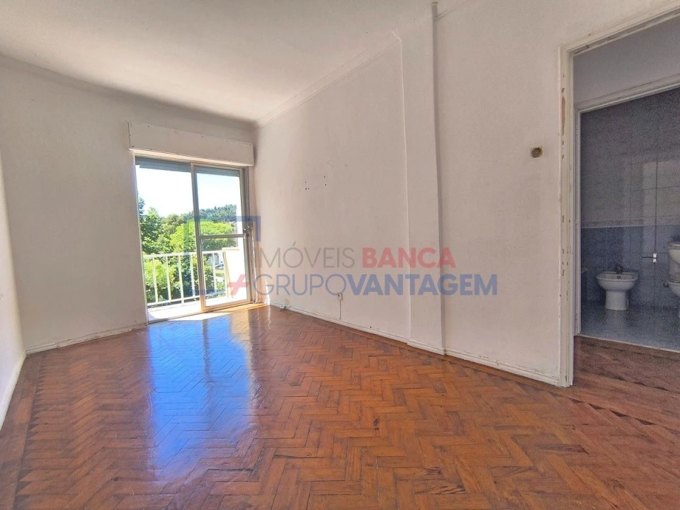 Apartamento T2 para Venda em Carnaxide e Queijas Foto 20