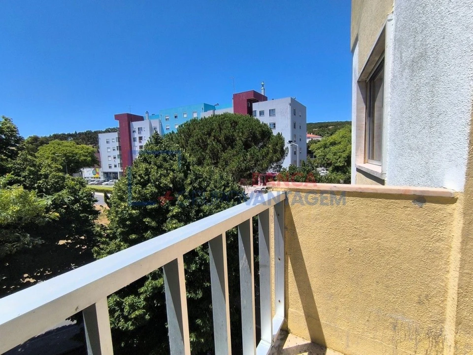 Apartamento T2 para Venda em Carnaxide e Queijas Foto 22