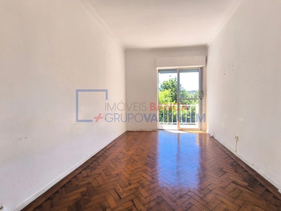 Apartamento T2 para Venda em Carnaxide e Queijas Foto 25