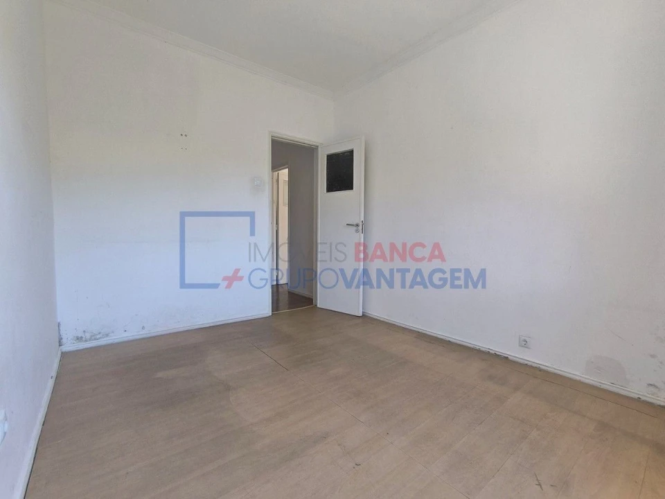 Apartamento T2 para Venda em Carnaxide e Queijas Foto 28
