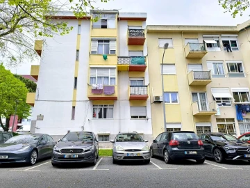 Apartamento T2 para Venda em Carnaxide e Queijas