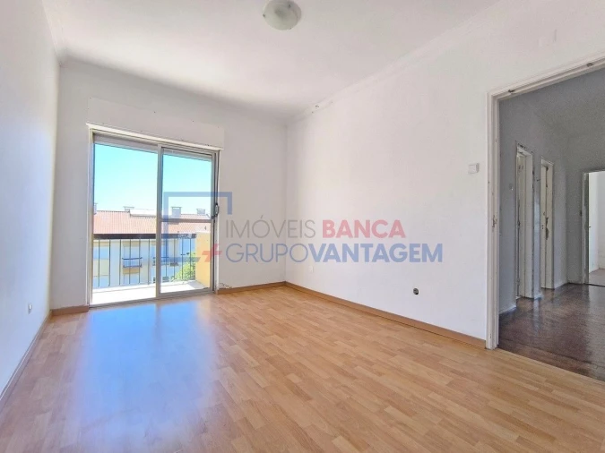 Apartamento T2 para Venda em Carnaxide e Queijas Foto 4