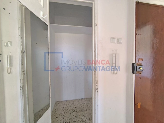 Apartamento T2 para Venda em Carnaxide e Queijas Foto 11