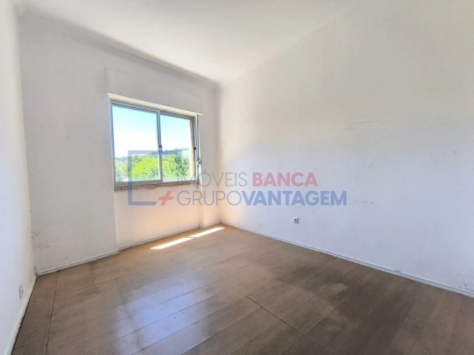Apartamento T2 para Venda em Carnaxide e Queijas Foto 26