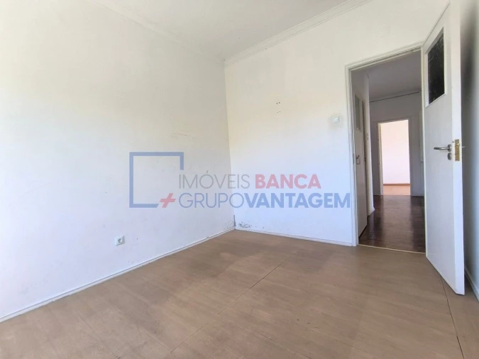 Apartamento T2 para Venda em Carnaxide e Queijas Foto 29