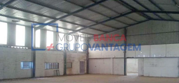 Armazém para Venda em Bemposta