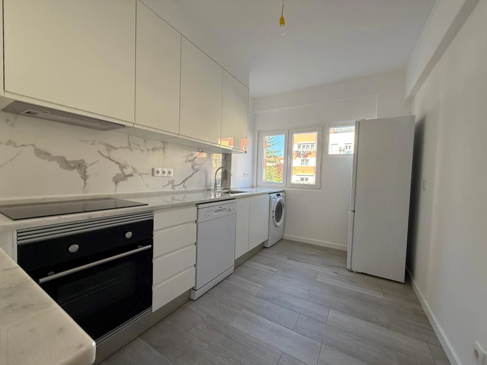 Apartamento T3 para Arrendamento em Venteira Foto 1