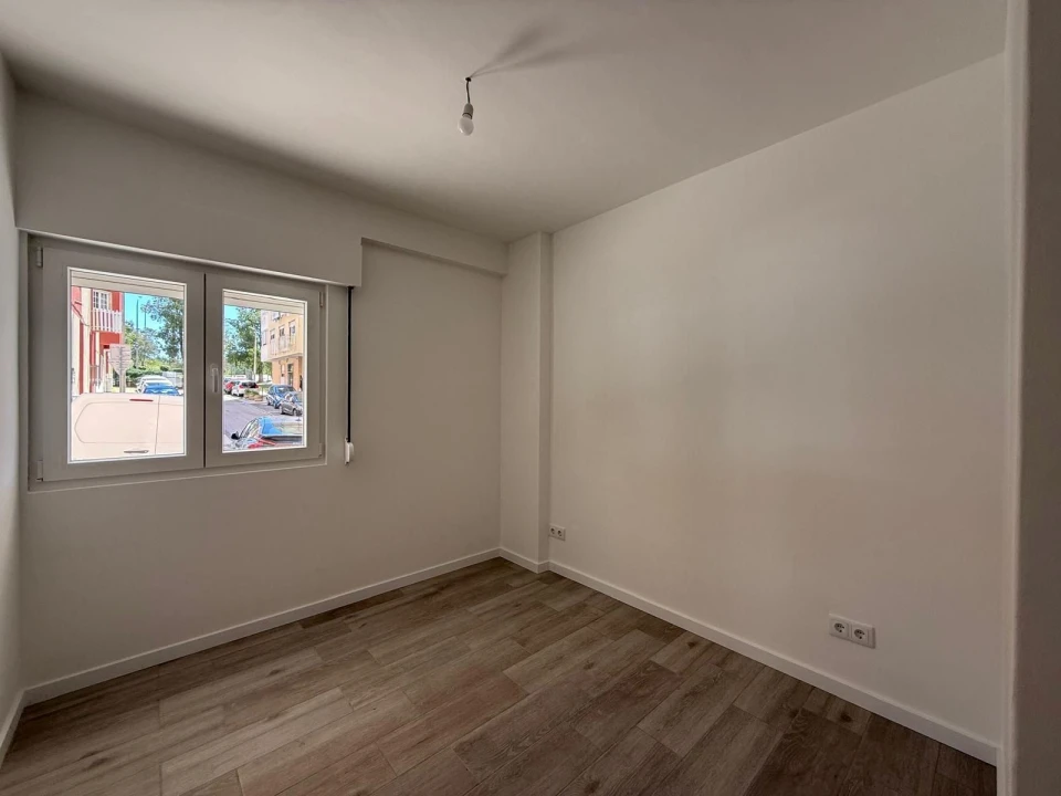 Apartamento T3 para Arrendamento em Venteira Foto 10