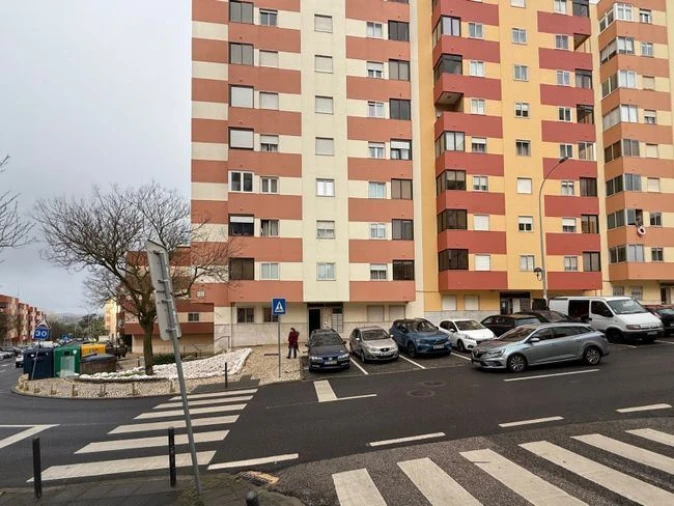 Apartamento T3 para Arrendamento em Venteira Foto 15