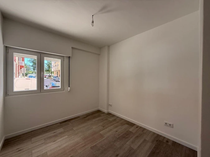 Apartamento T3 para Arrendamento em Venteira Foto 10