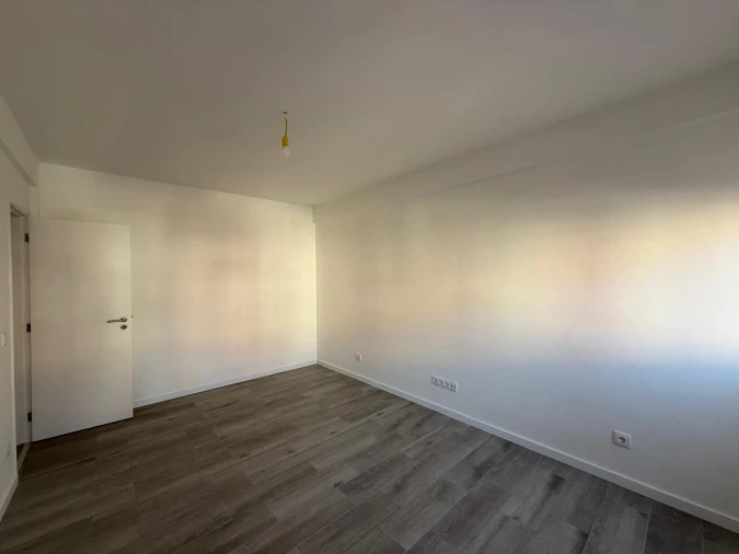 Apartamento T3 para Arrendamento em Venteira Foto 13