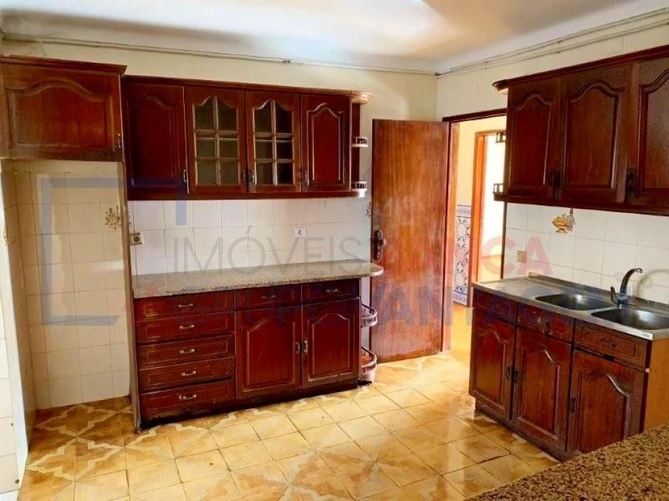 Apartamento T2 para Venda em Vila Nova da Rainha Foto 10