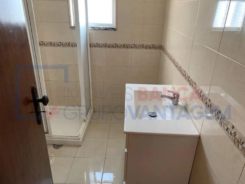 Apartamento T2 para Venda em Vila Nova da Rainha Foto 21