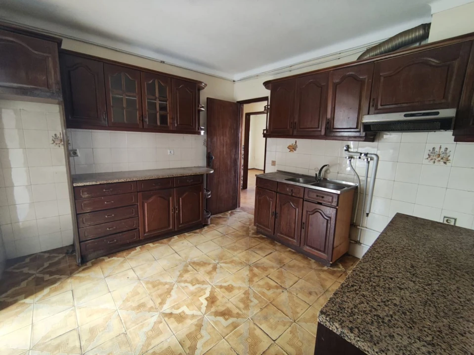 Apartamento T2 para Venda em Vila Nova da Rainha Foto 13
