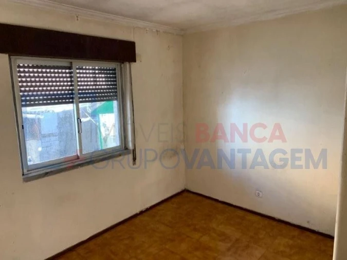 Apartamento T2 para Venda em Vila Nova da Rainha Foto 8