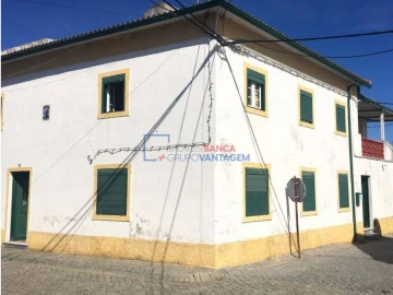 Moradia T4 para Venda em Crato e Mártires, Flor da Rosa e Vale do Peso