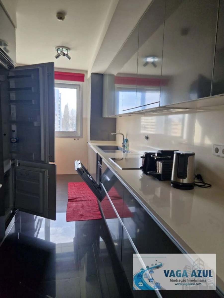 Apartamento T2 para Arrendamento em Lordelo do Ouro e Massarelos Foto 2