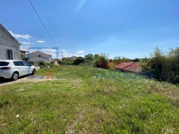 Terreno para Venda em Amoreira da Gândara, Paredes do Bairro e Ancas