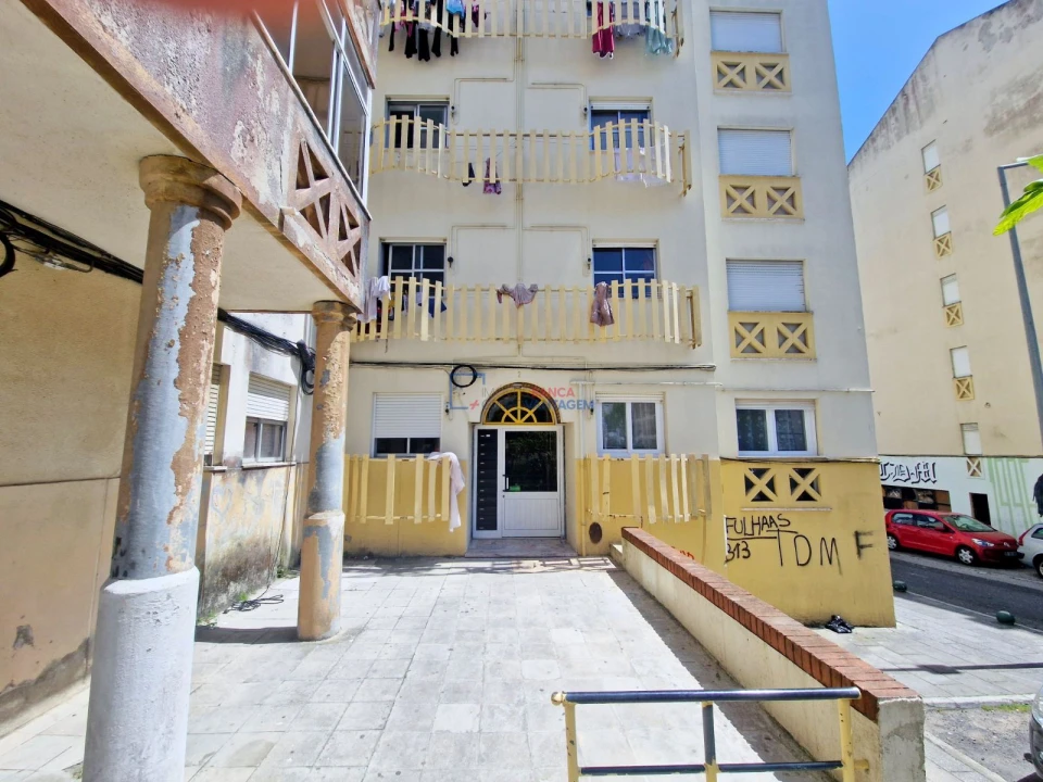 Apartamento T2 para Venda em Algueirão-Mem Martins Foto 25
