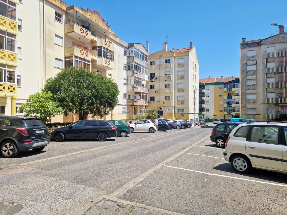 Apartamento T2 para Venda em Algueirão-Mem Martins Foto 26