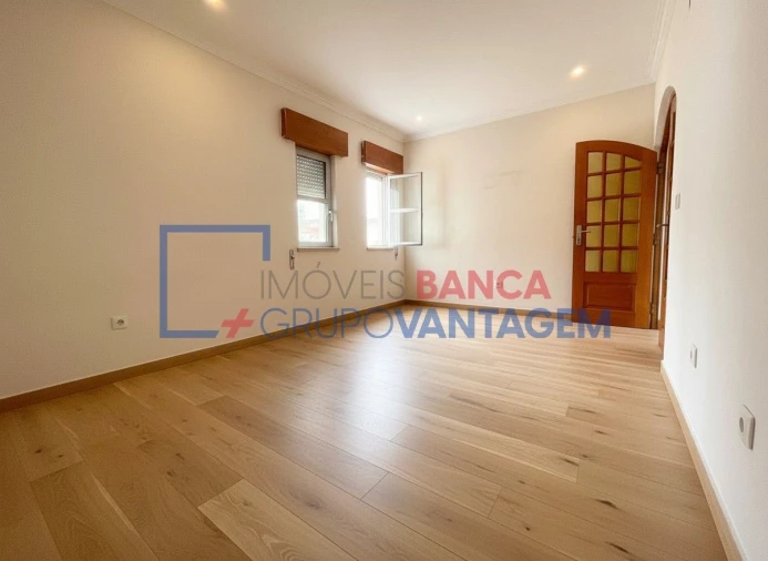 Apartamento T2 para Venda em Algueirão-Mem Martins Foto 15